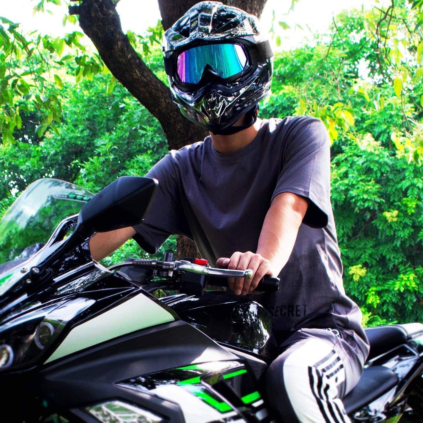 UV400 Protective Goggles for Dirt Bike and ATV Riding - Windproof and Dustproof Motorcycle Goggles for Men, Women, and Youth